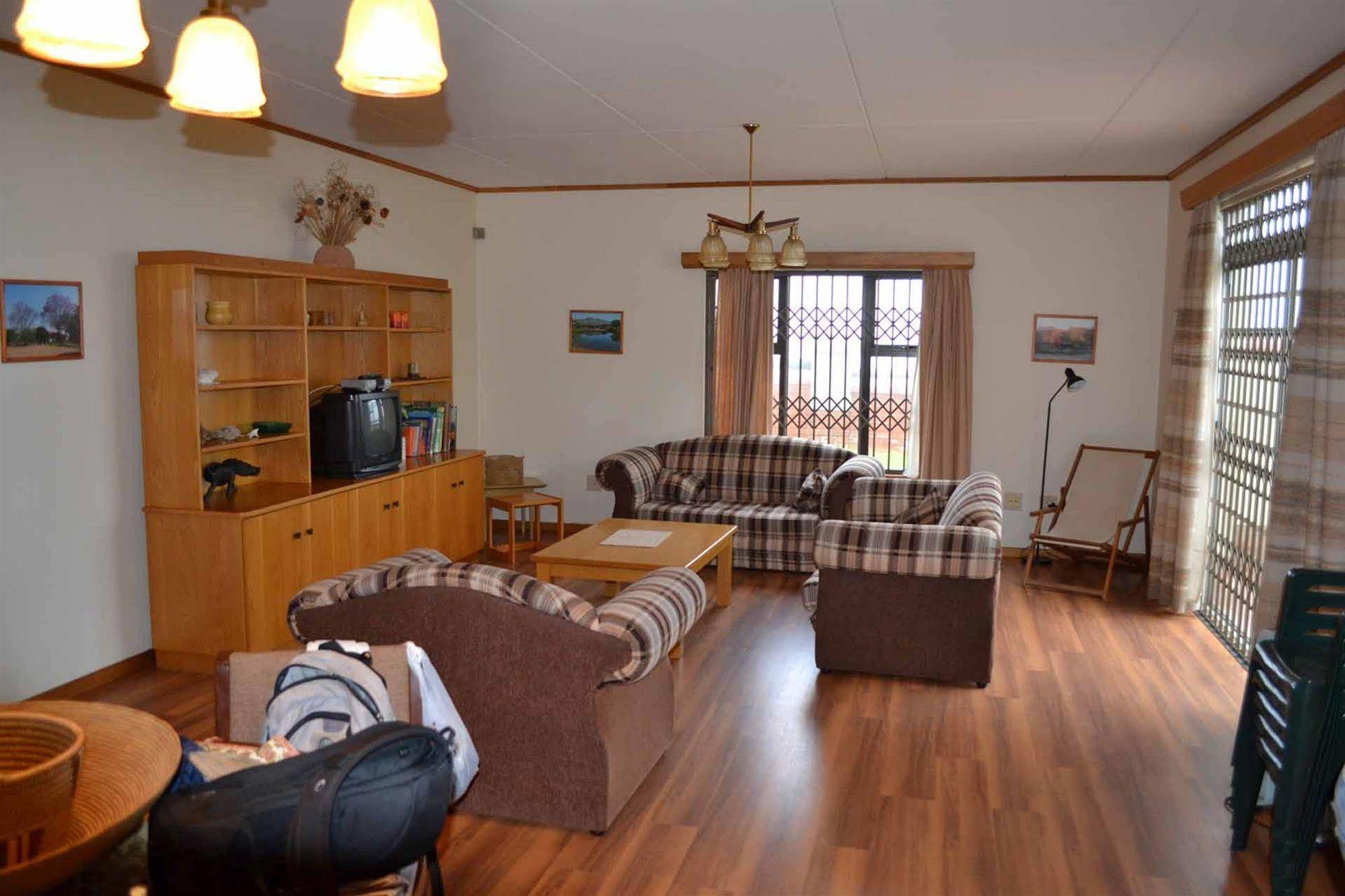 Etusis Lodge Usakos Eksteriør bilde